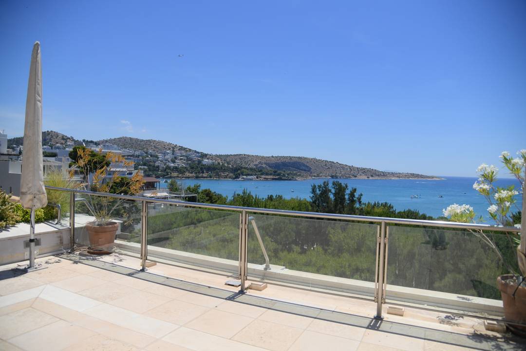 Spectacular Seaviews from a 300 sqm Penthouse Residence in Kavouri, Vouliagmeni