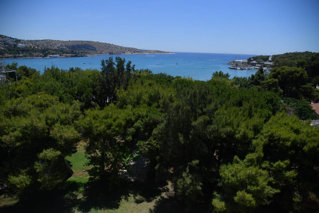 Spectacular Seaviews from a 300 sqm Penthouse Residence in Kavouri, Vouliagmeni