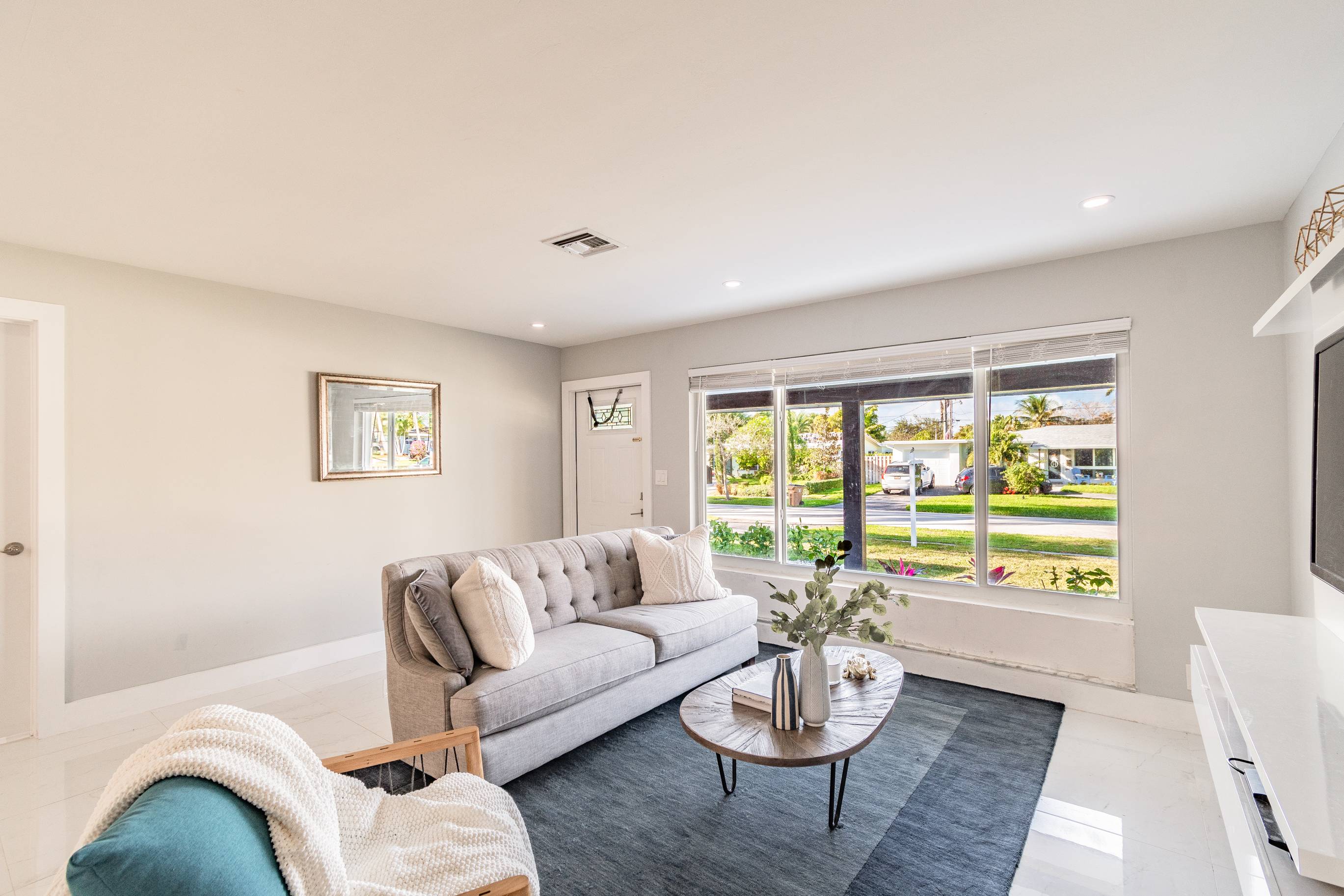 Gorgeous 3 Bedroom, 2 Bath home in the Cove Area of Deerfield Beach