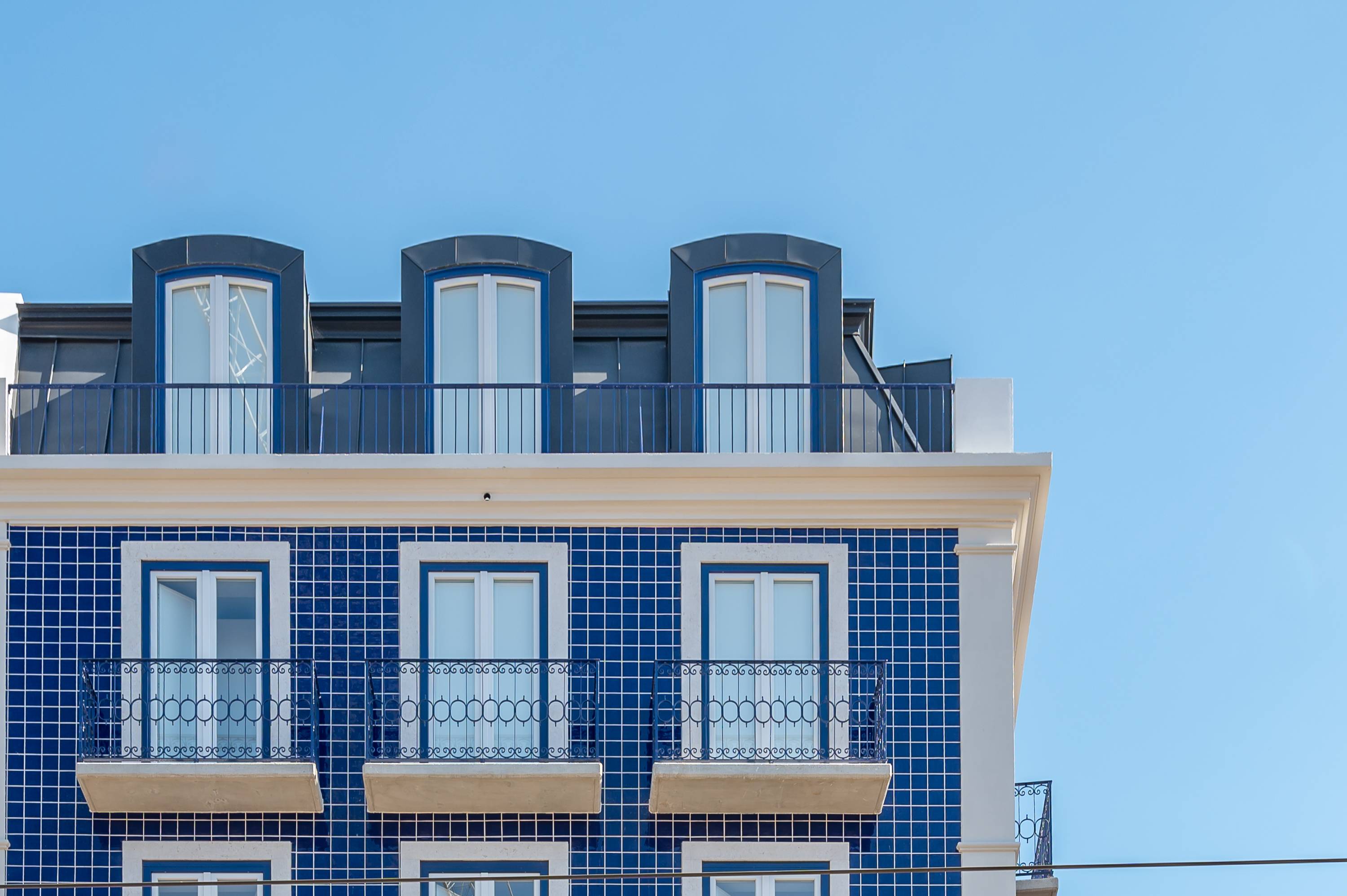 Brand New Penthouse | River View | Classic Lisbon Building