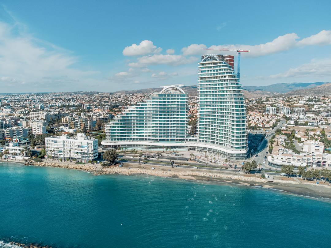 Seafront Sky Residence — 2-Bedroom with Panoramic Veranda & Five-Star Services