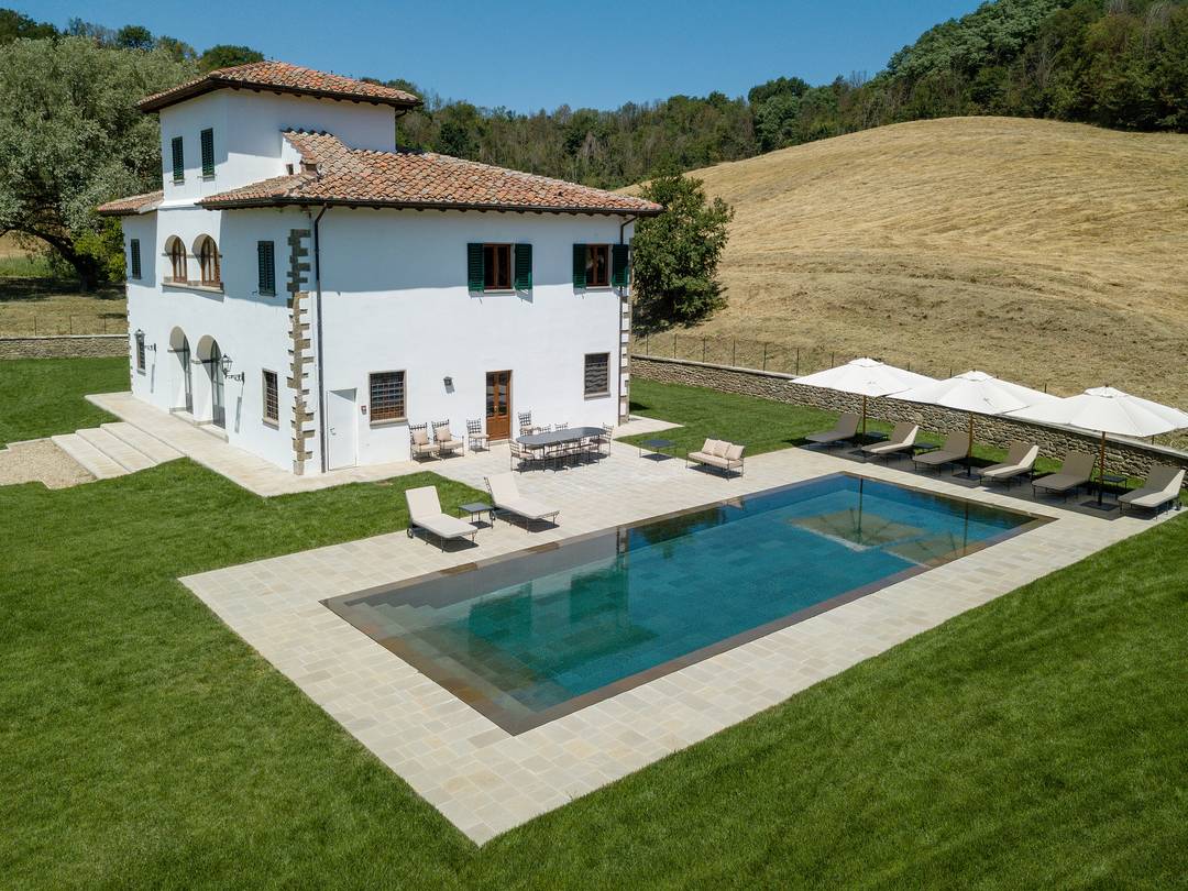 Superior Villa In Tuscany. Villa Blackbird