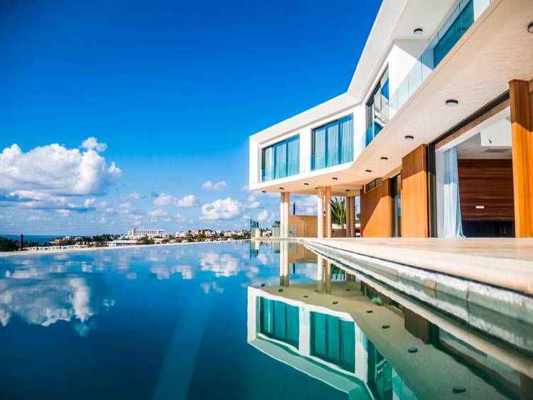 5 BEDROOM VILLA IN POTIMA BAY