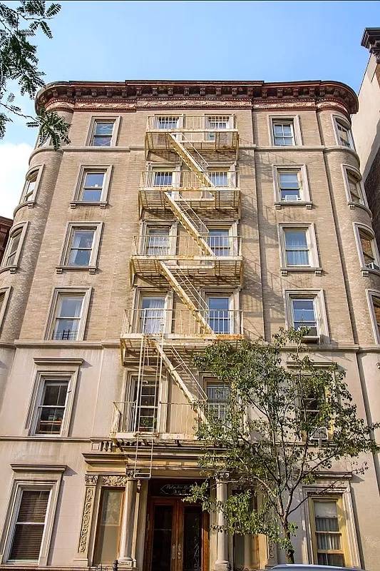 Loft-like Convertible 3bedroom pre-war condo with original details