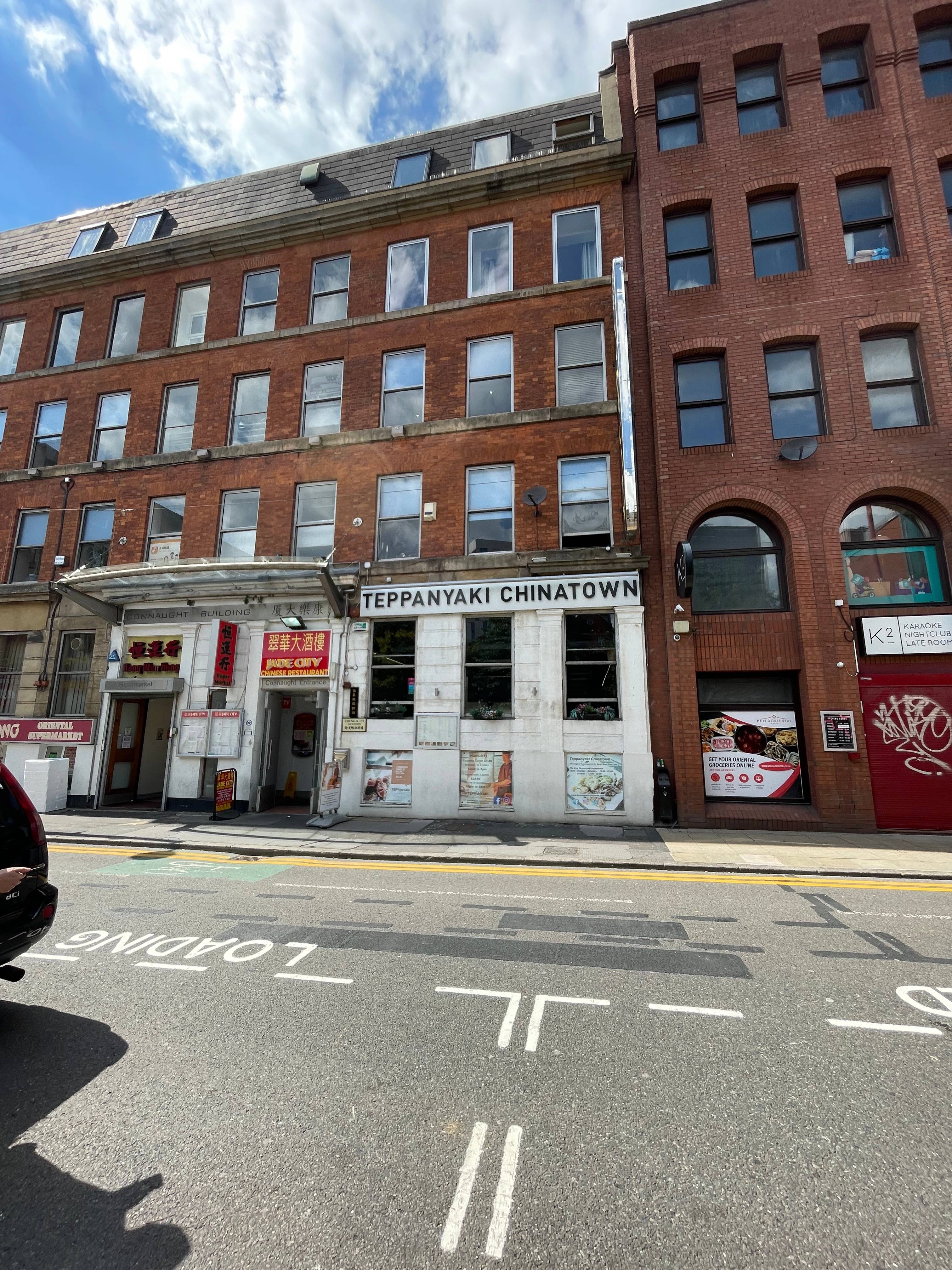 A perfect contemporary two bedroom apartment conveniently situated in the heart of Chinatown.