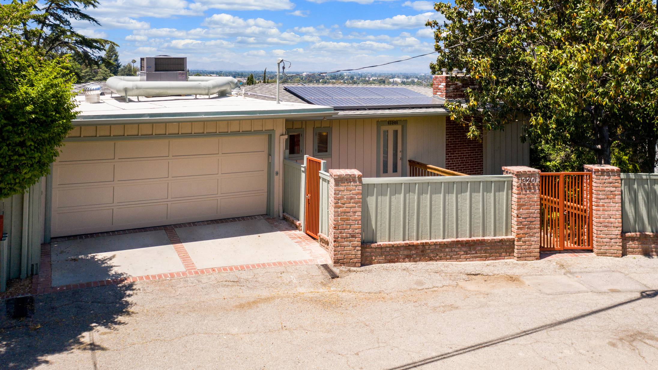 Gorgeous Sherman Oaks Hills Mid Century Gem w/ AWESOME VIEWS!!