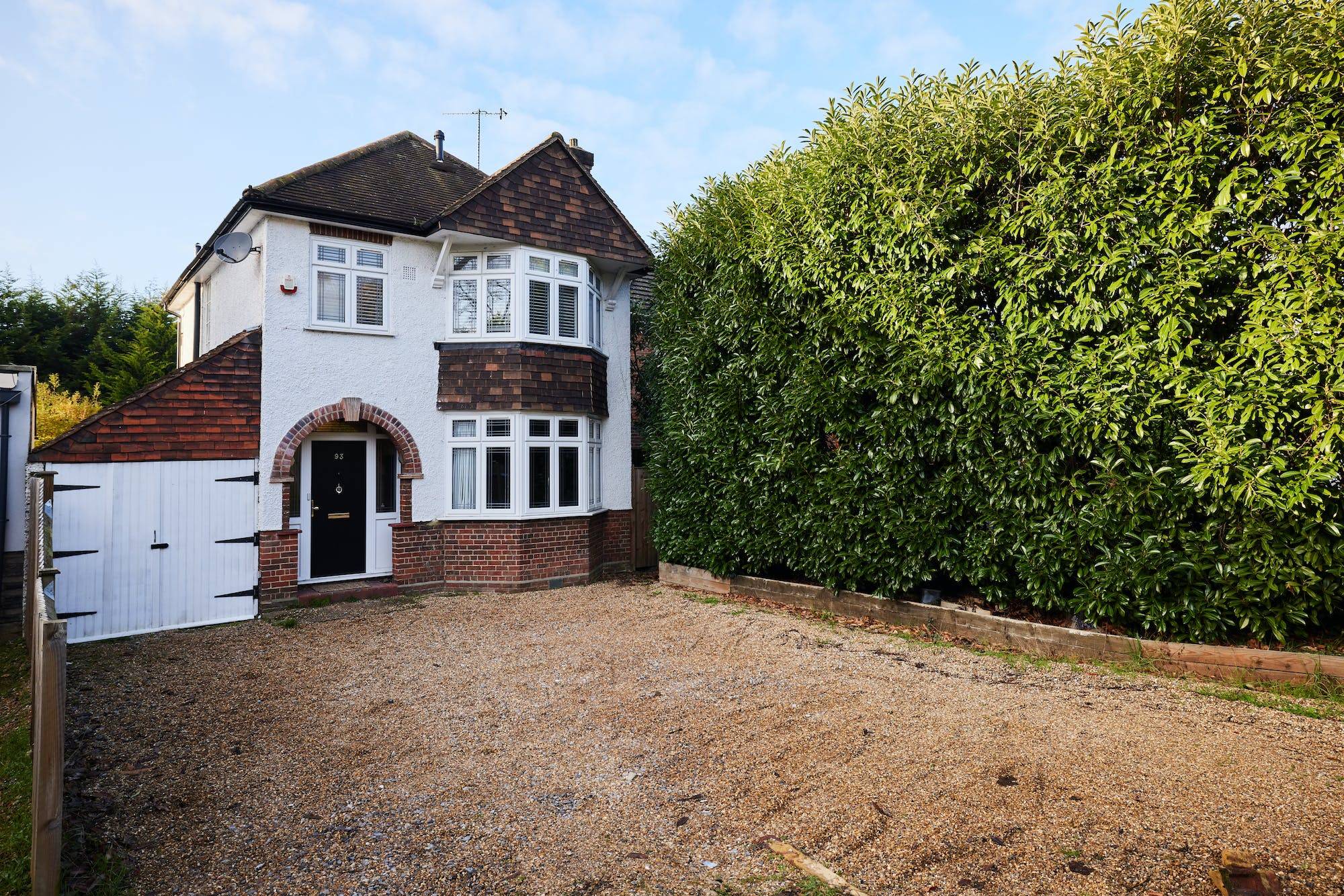 Beautiful Detached 3 Beds Home in the heart of the Weybridge