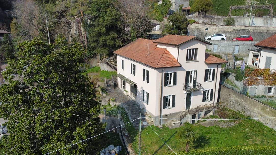 Cernobbio XX century villa