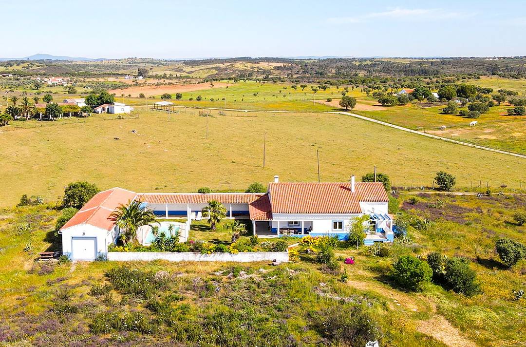 FARMHOUSE IN ALENTEJO | Private Estate with 5 Hectares, Pool & Annex