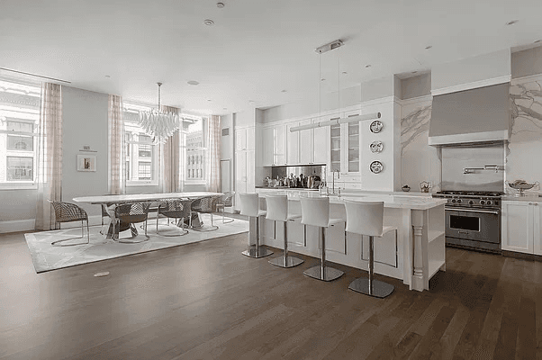 FULL FLOOR 4 BEDROOM IN THE HEART OF FLATIRON