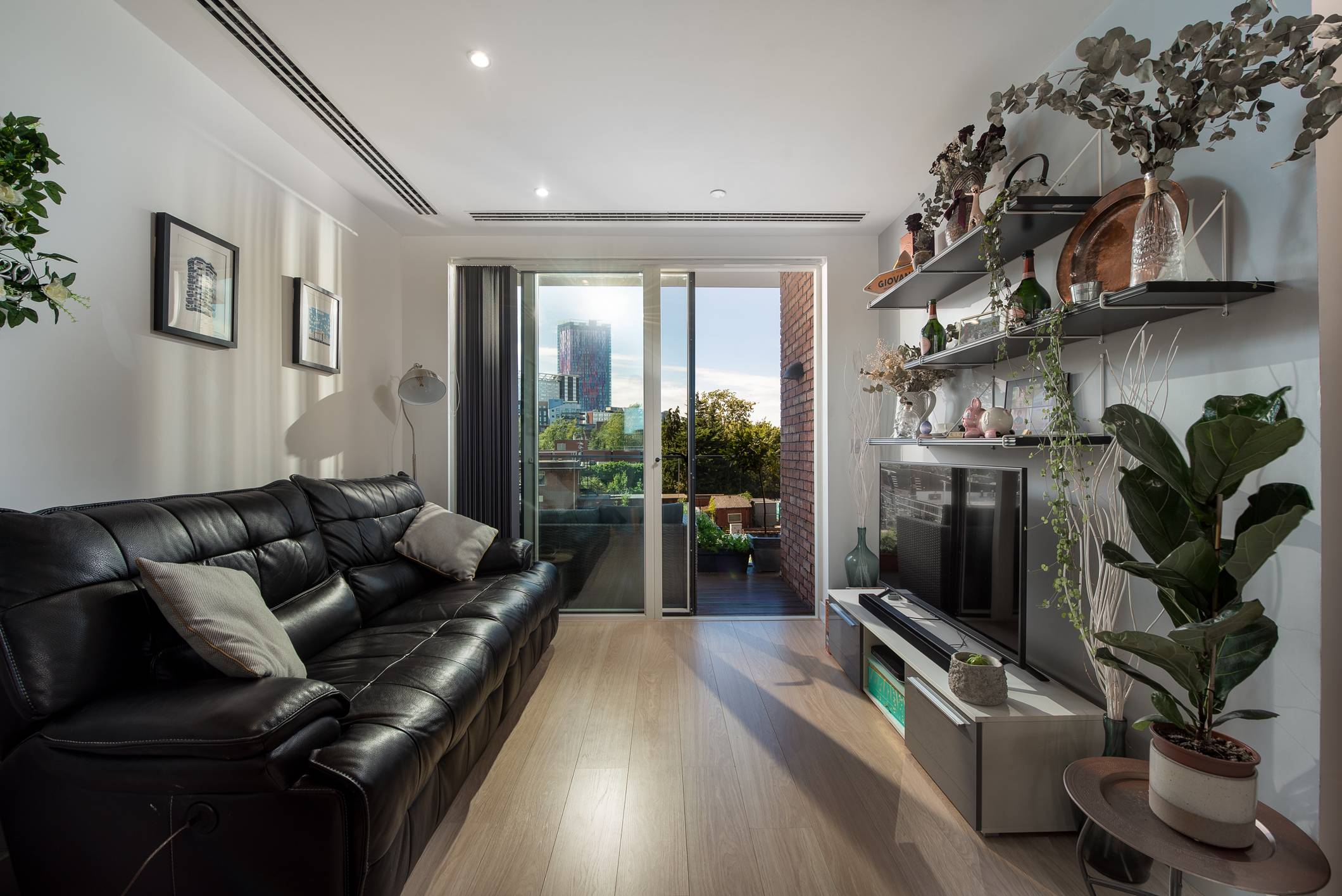 3 Double Bedroom Apartment With West Facing Balcony