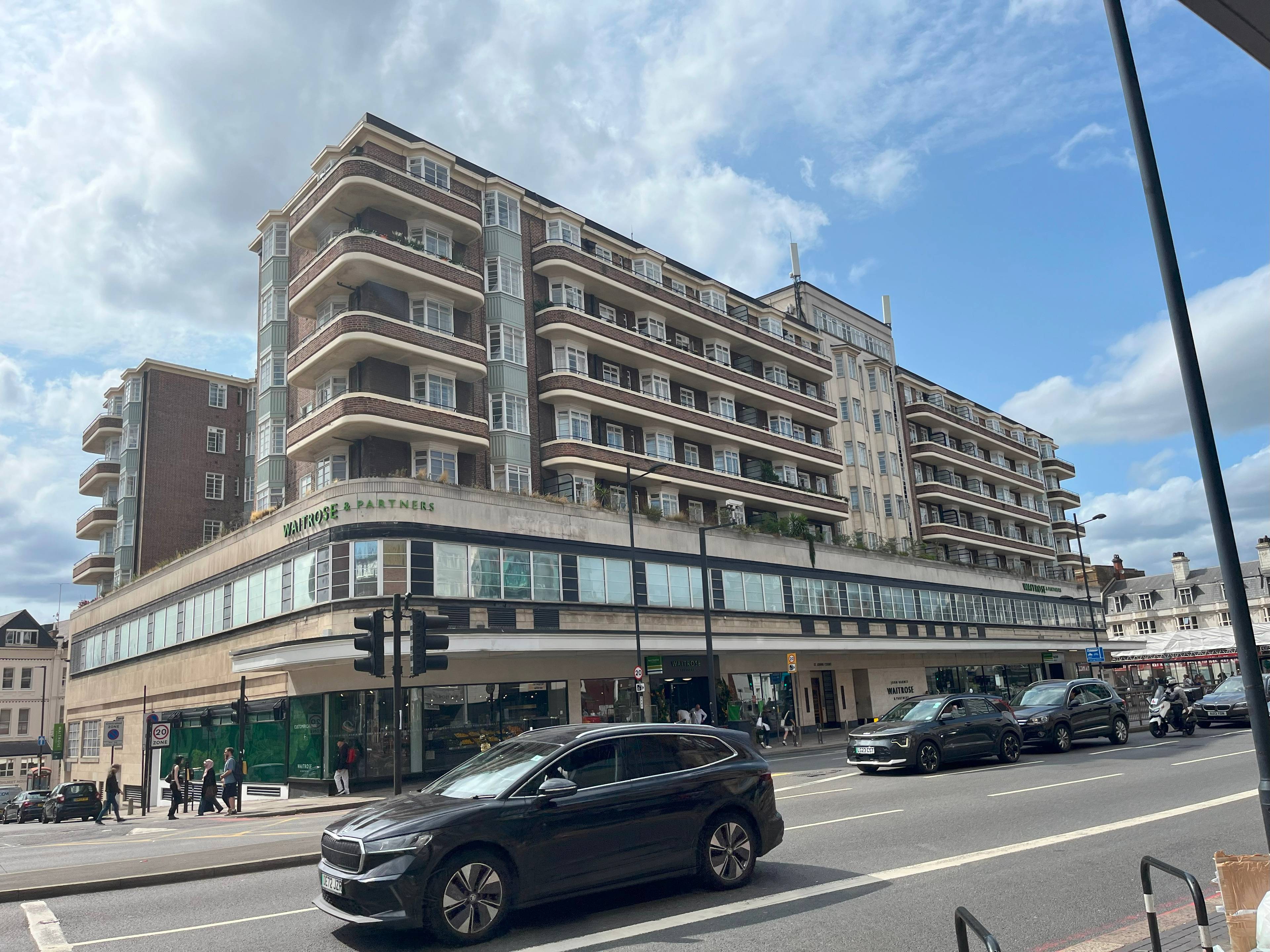 Spacious Penthouse Duplex Living in the Heart of Finchley Road