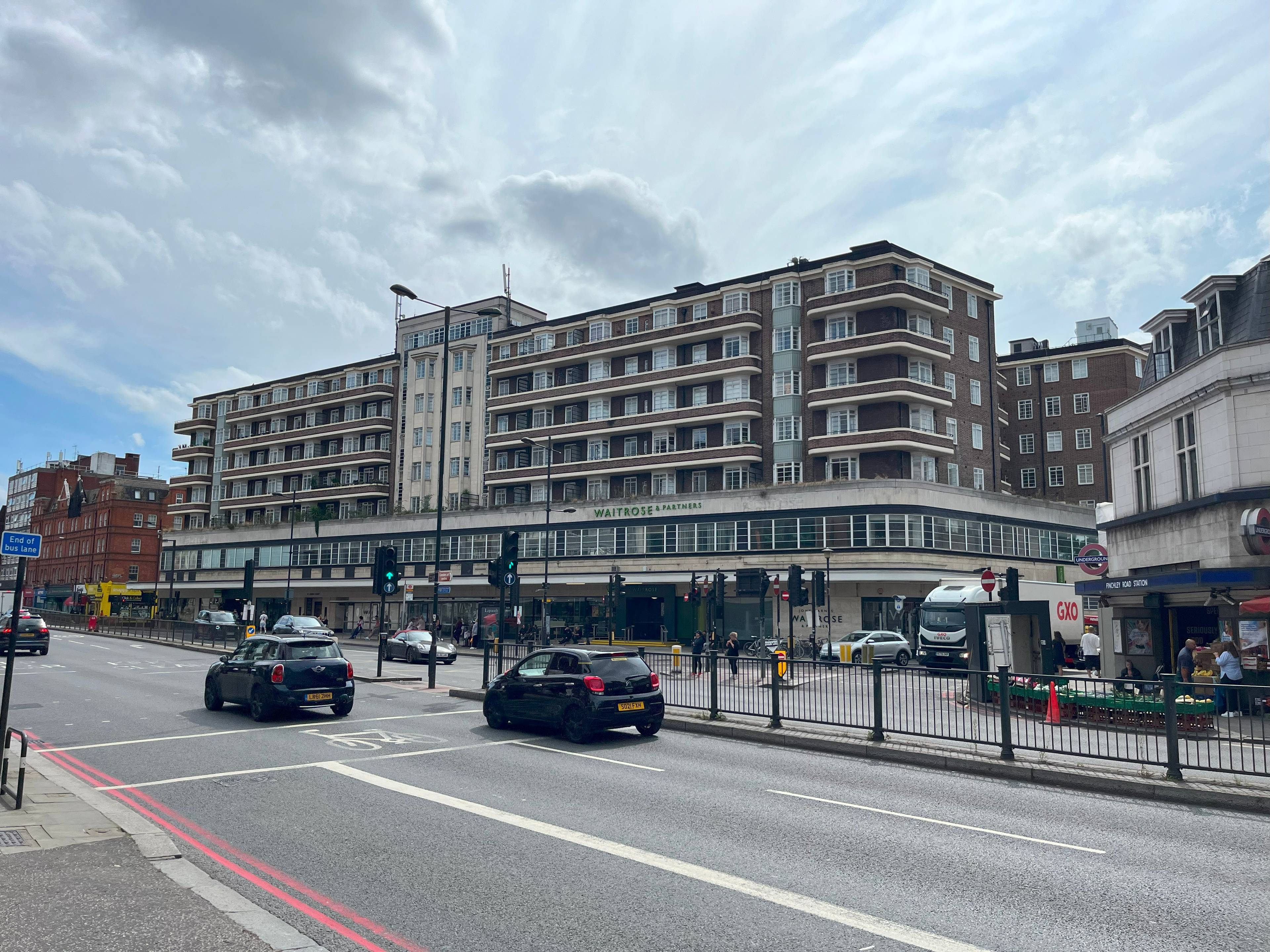 Spacious Penthouse Duplex Living in the Heart of Finchley Road