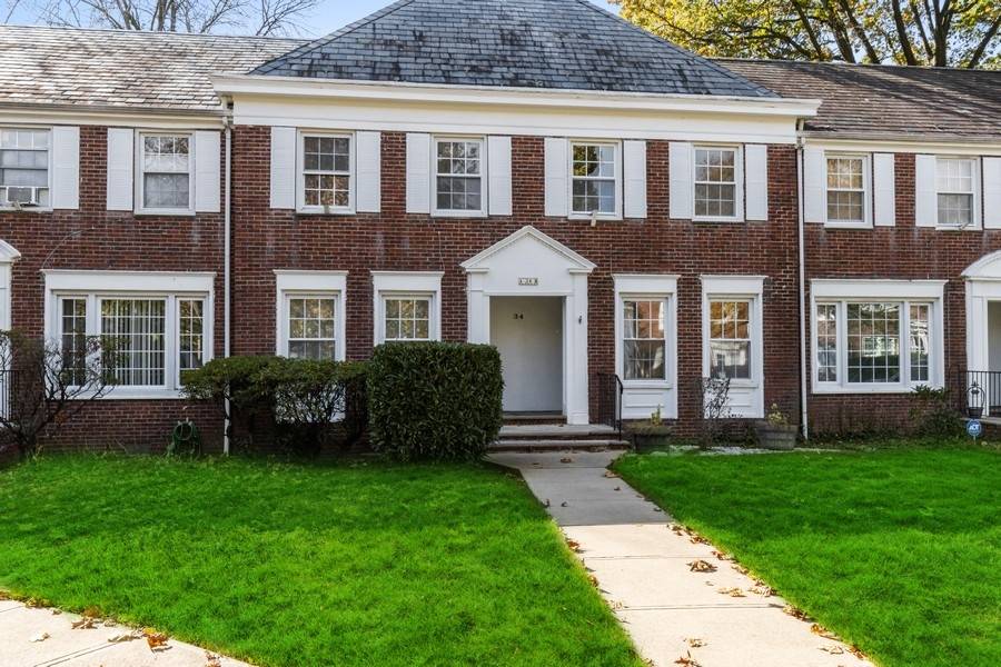 Lovely Brick and Slate Maplewood Condo