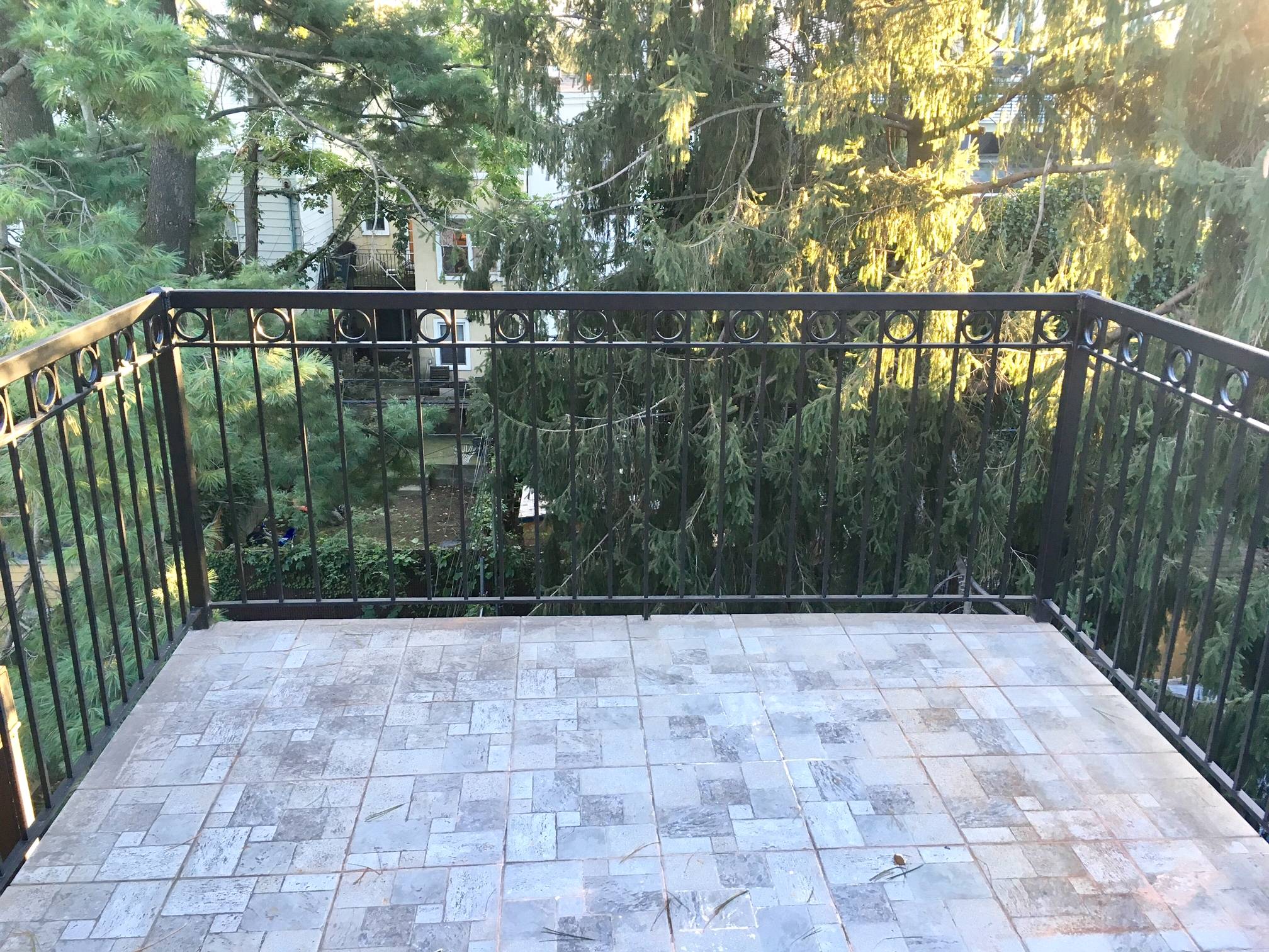 Stunning 2 bed with Private Balcony