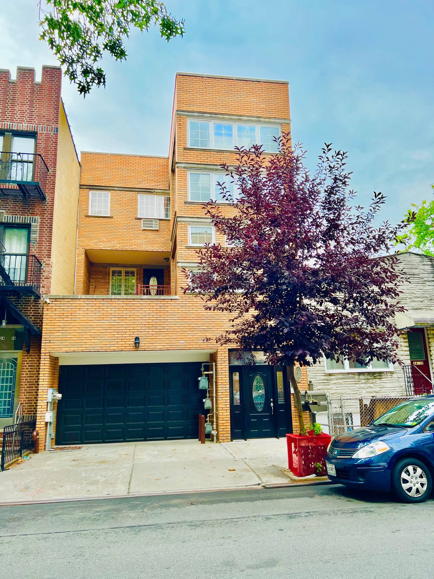 Sunny Alcove Studio in the Heart of Astoria - Steps from the Train & Astoria Park!