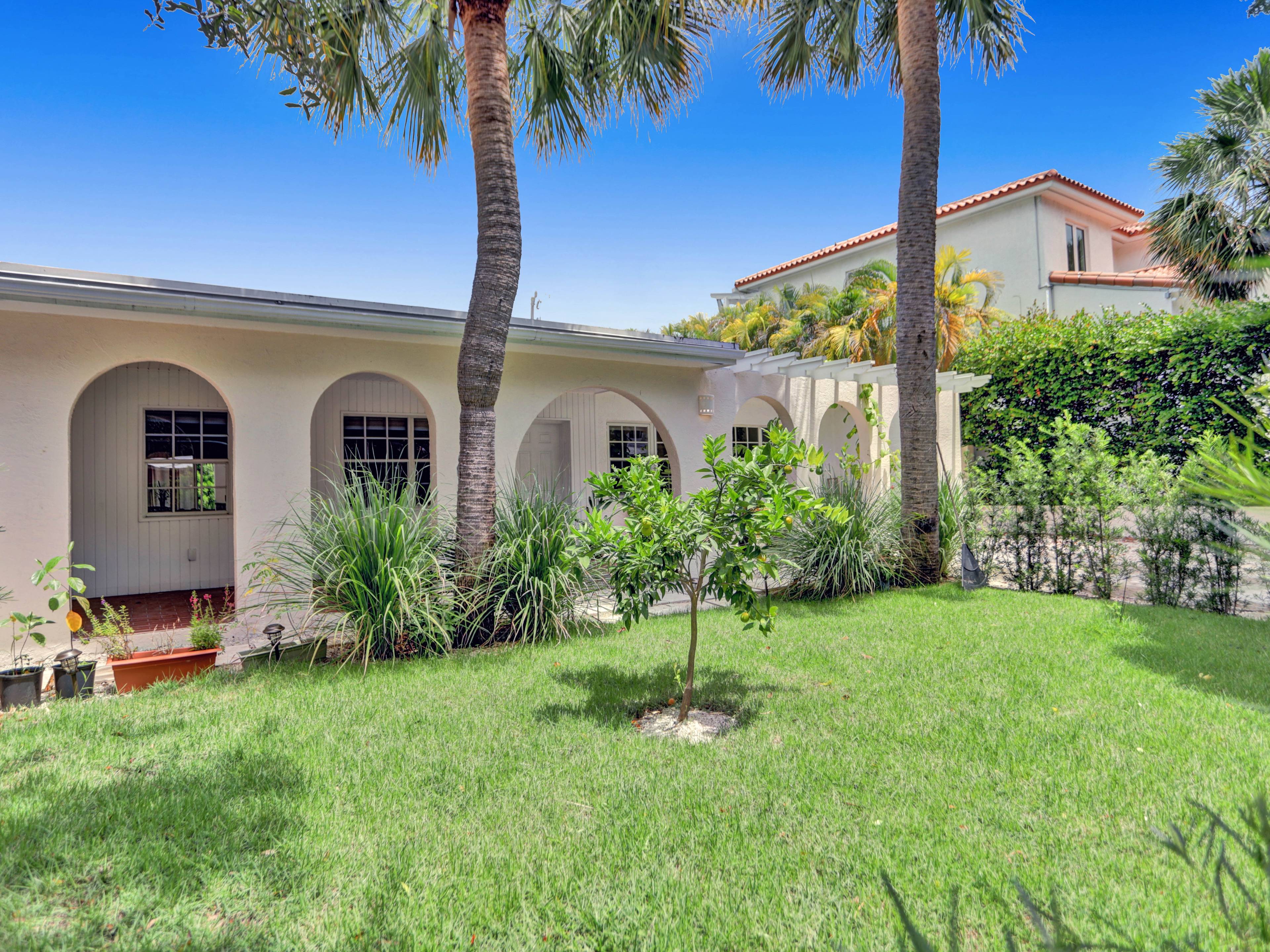 Miami Single Family Home  w/ Pool | Key Biscayne Island | Public  Golf Community | 3 bed 3 Bath +  Office | Rental Income Property