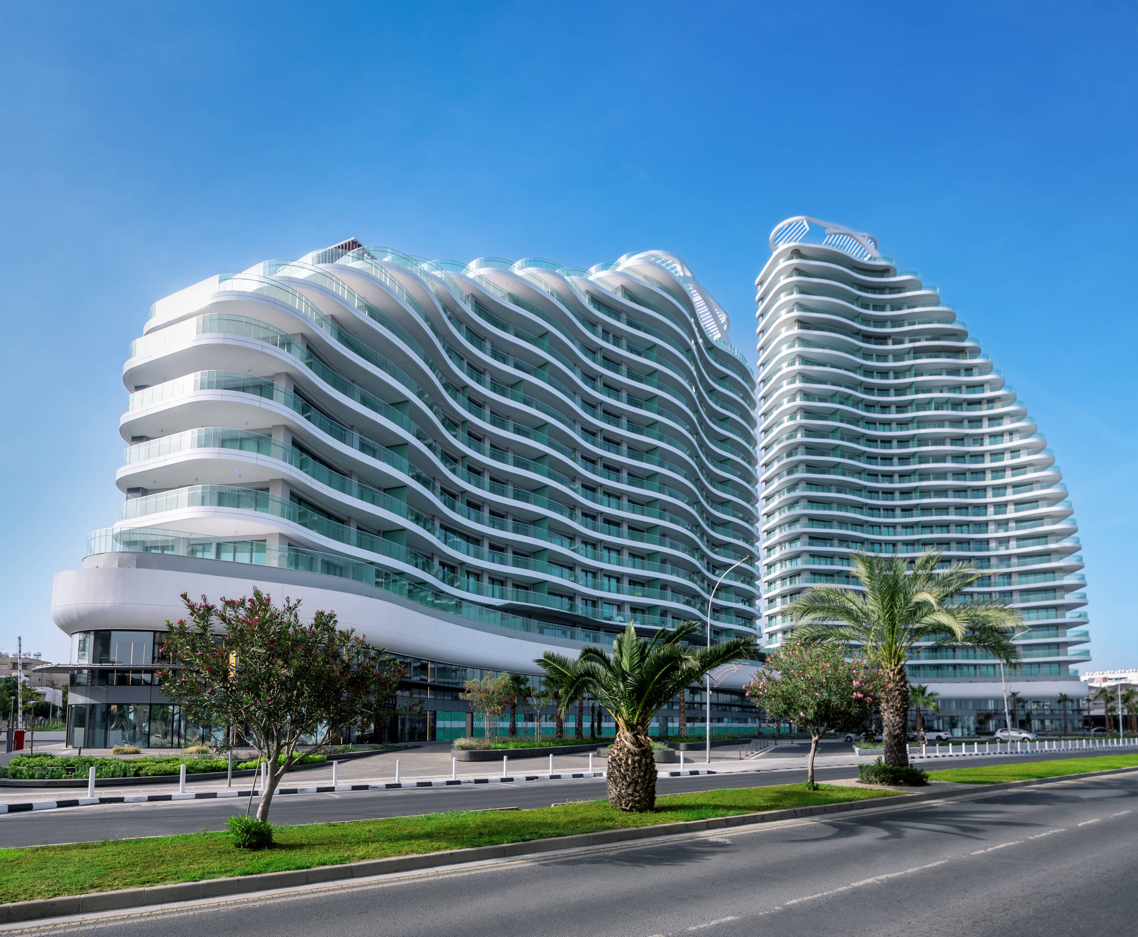 Skyline Ruby — Seafront 5-Bedroom Duplex Penthouse with Private Rooftop Pool