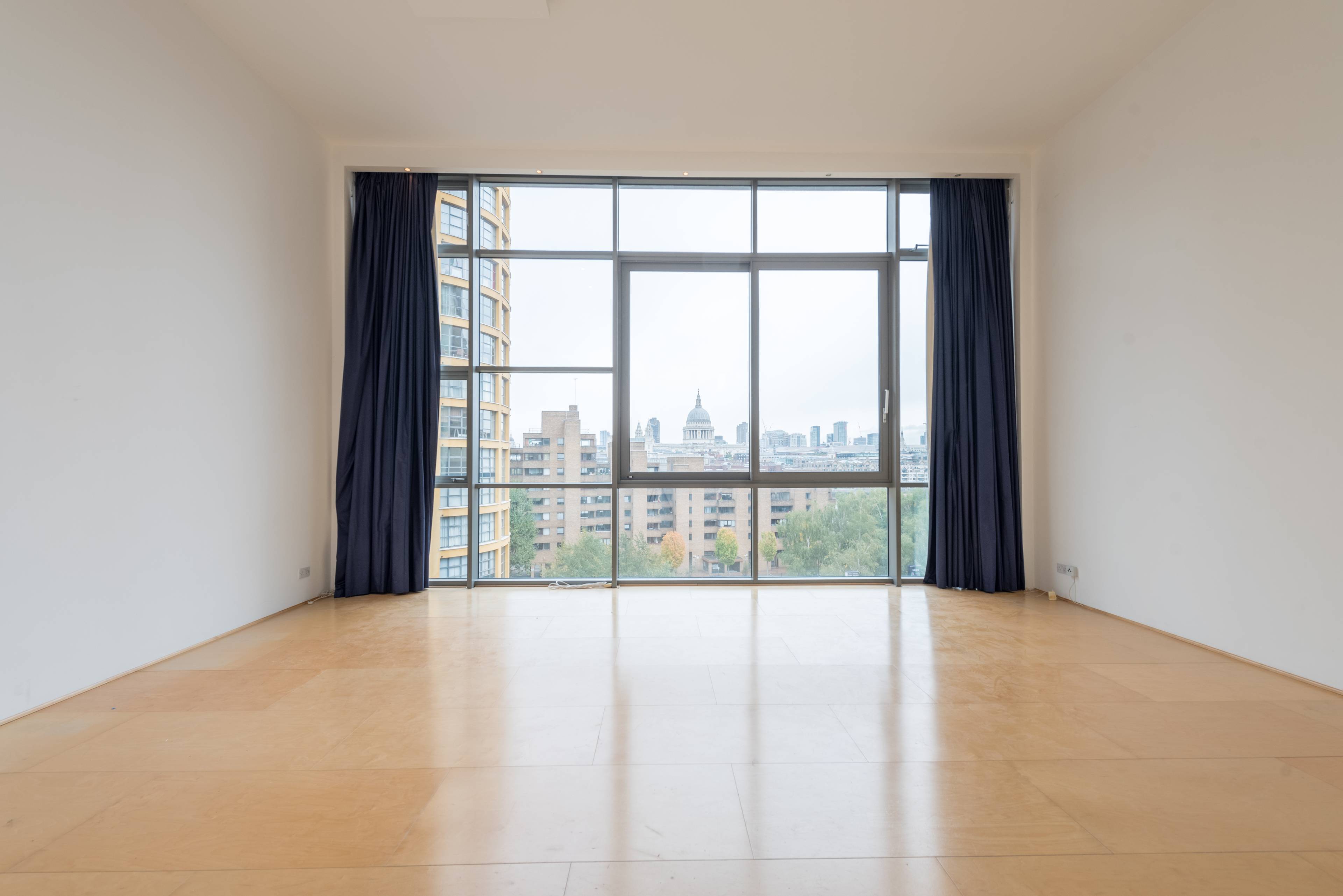 [SOLD] Double Height Loft Apartment Opposite Tate Modern Offering A Fantastic Refurbishment Opportunity