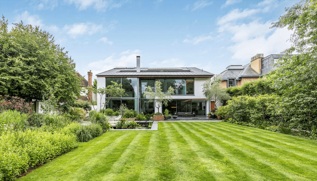 Contemporary London home of exceptional design in prime SW15