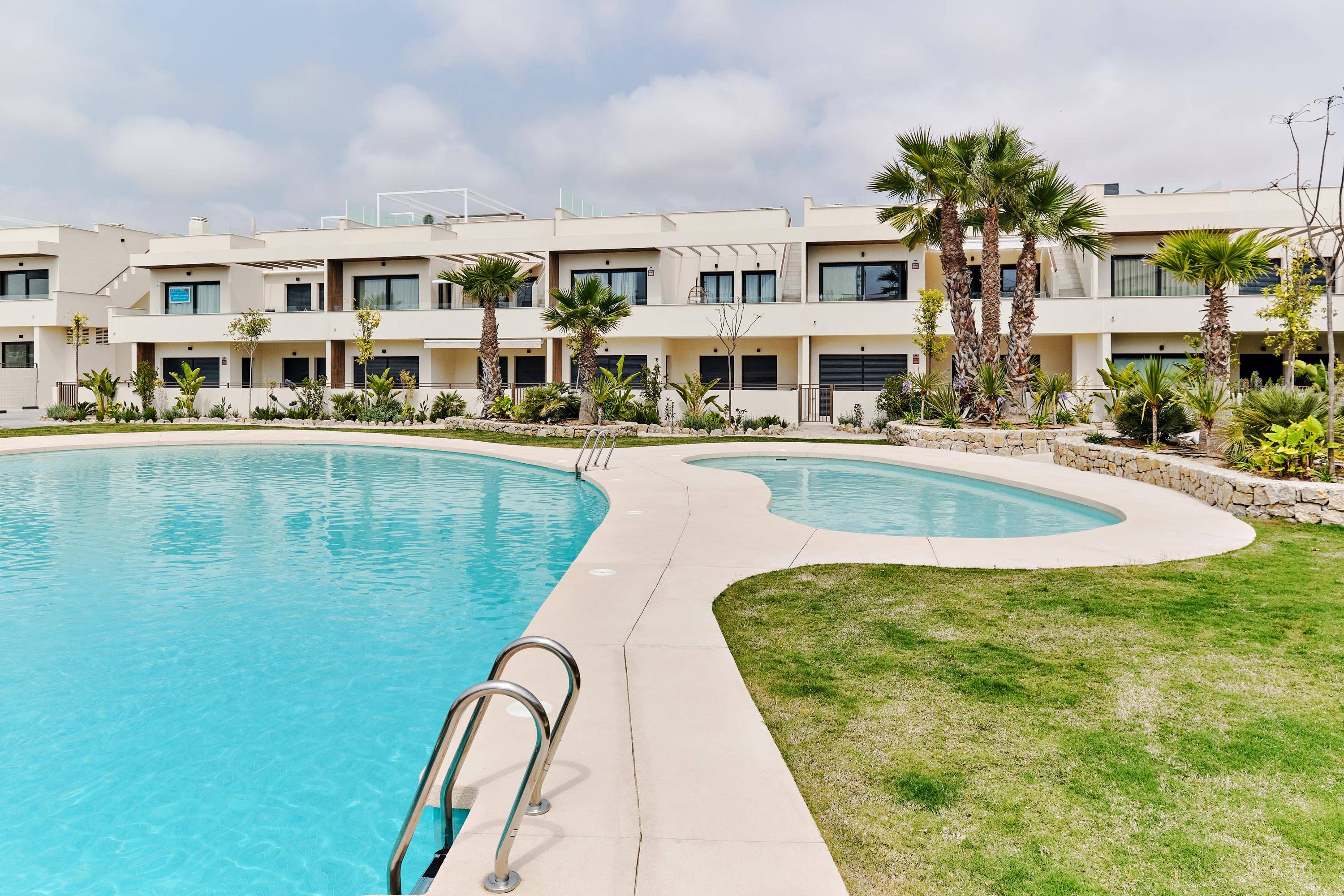 Off plan Bungalows close to the beach in Torrevieja