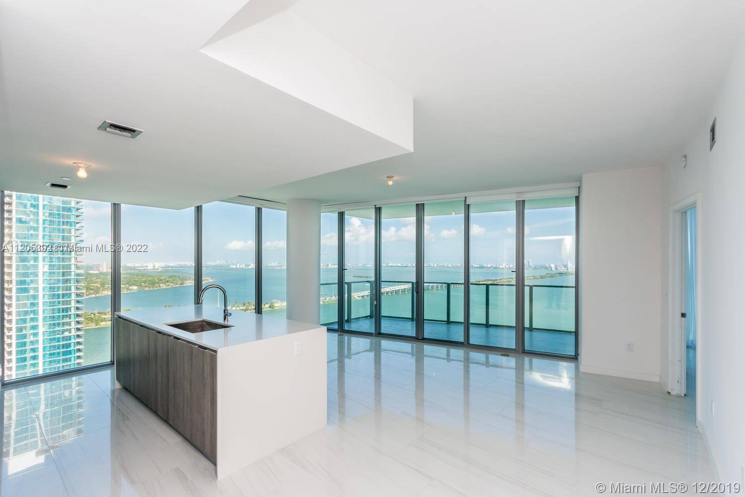 Edgewater, Miami | 3-Bed+Den, 4-Bath Residence with Breathtaking Bay Views