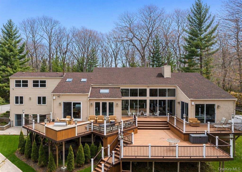 Woodbury - Stunning Contemporary in a Gated Community of Windemere