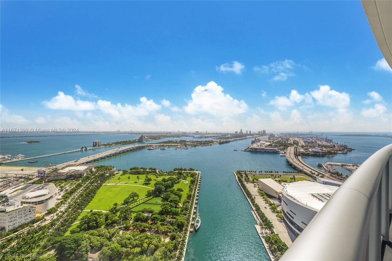 STUNNING FULL BAYVIEW | EXCLUSIVE BUILDING DOWNTOWN MIAMI 41ST FLOOR