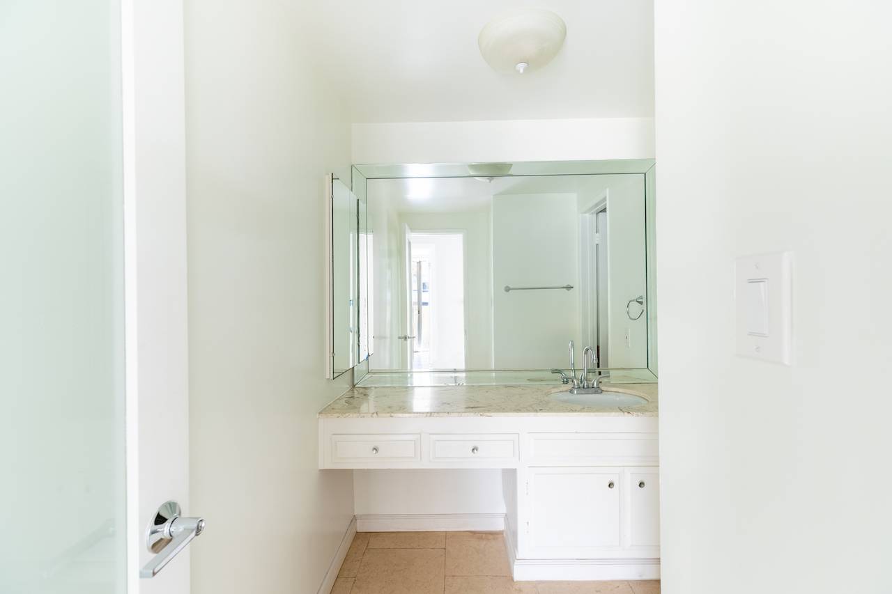 1300 Midvale Ave # 201, Los Angeles, CA 90024