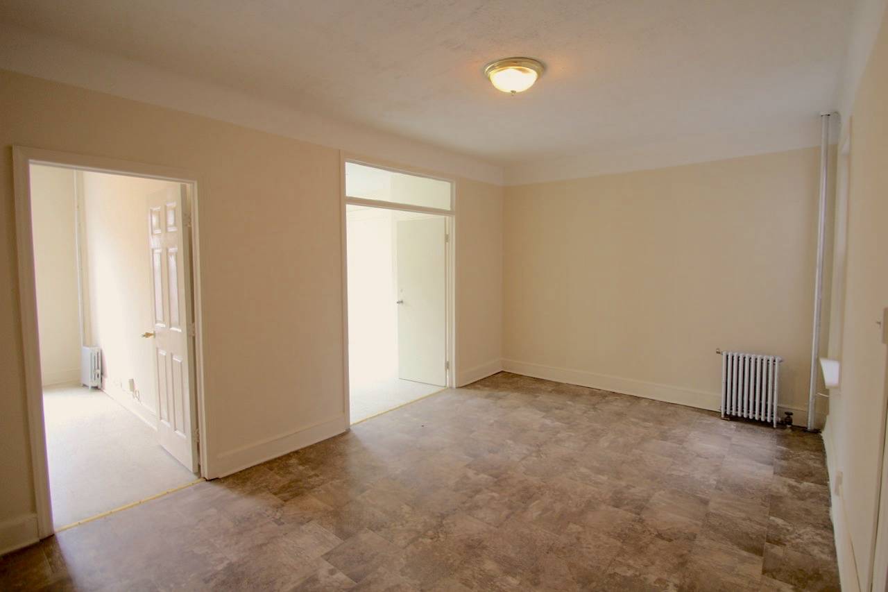 Astoria/LIC: Massive Top Floor 4 Bedroom For Rent - 1 Block to N & W Train