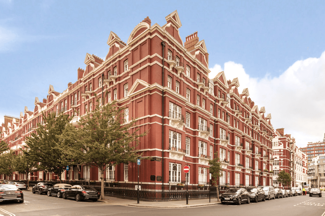 Superb Central London Location: Spacious & Bright 4-Bedroom Apartment in Historic Hyde Park Mansions, NW1