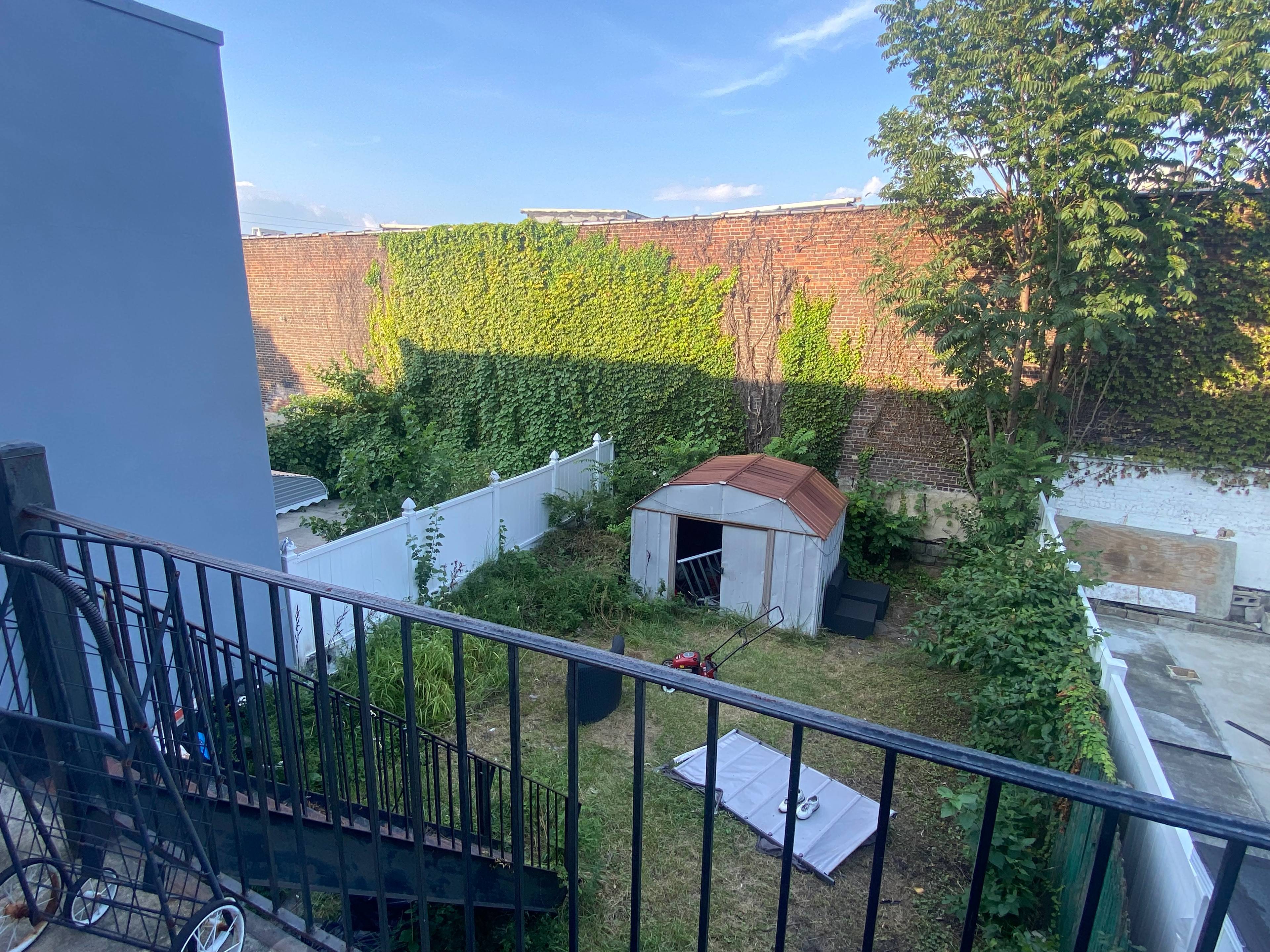 Astoria Townhome with Huge Backyard, Driveway & Basement