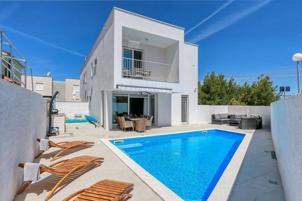 DUPLEX HOUSE WITH POOL - ZATON, ZADAR