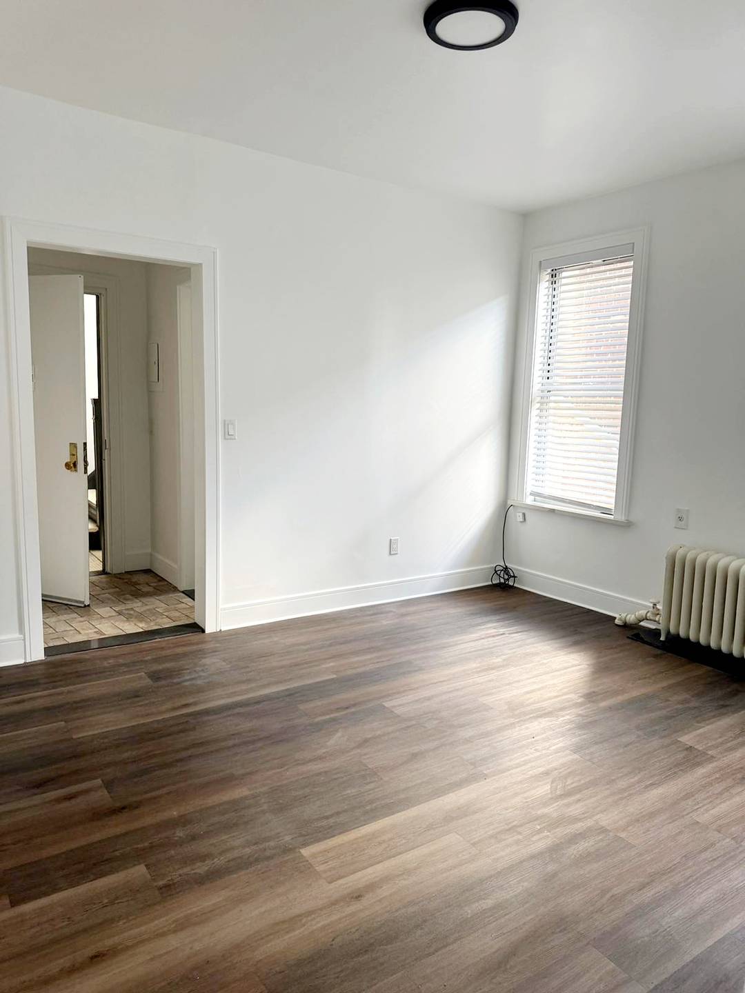 Beautiful 1 Bed | Sun Drenched | Prime Astoria | Pet Friendly