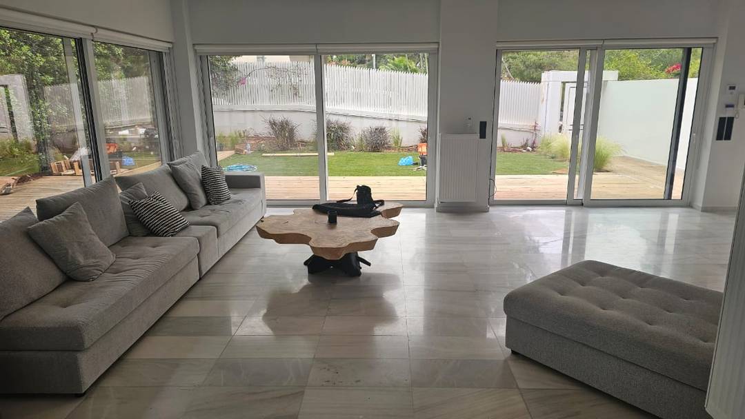 Ground-1st & Basement luxury Maisonette in Vouliagmeni with jacuzzi