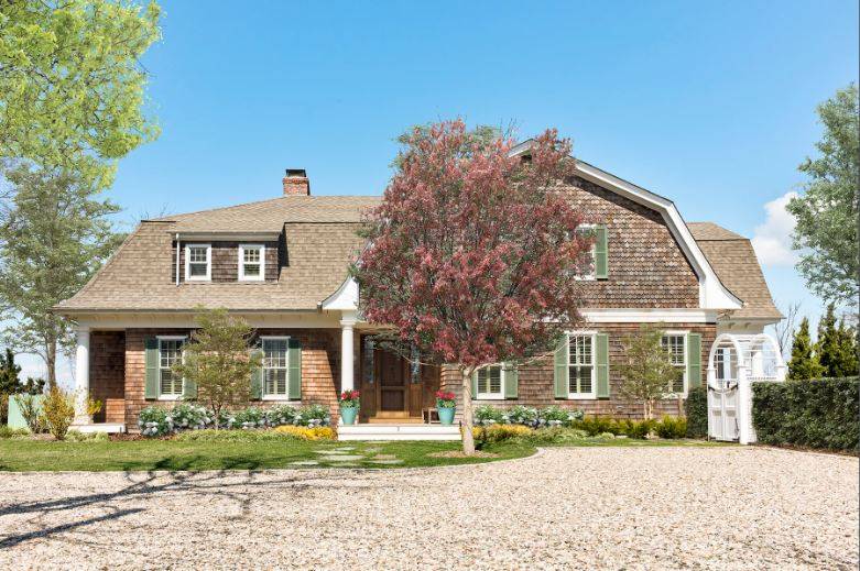 Magnificent Bay Front Estate in Desirablenorth Sea Beach Colony