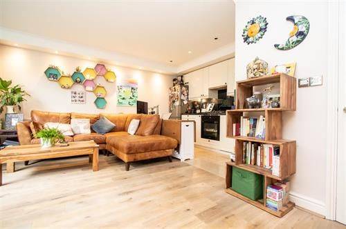 Spacious & Stylish One-Bedroom Garden Apartment with Underground Parking – Brentford, TW8