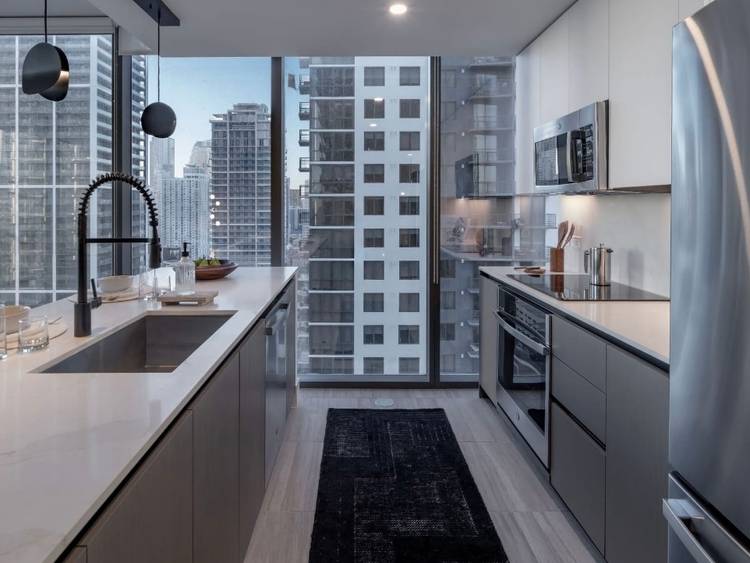 1 bed 1 bath | Downtown Miami | $3,100 | 846 sqft | 2 Months Free |
