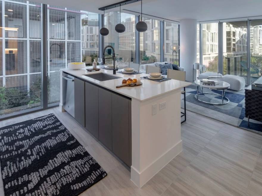 Sudio in Downtown Miami | $2,440 | 527 sqft | 2 Months Free |