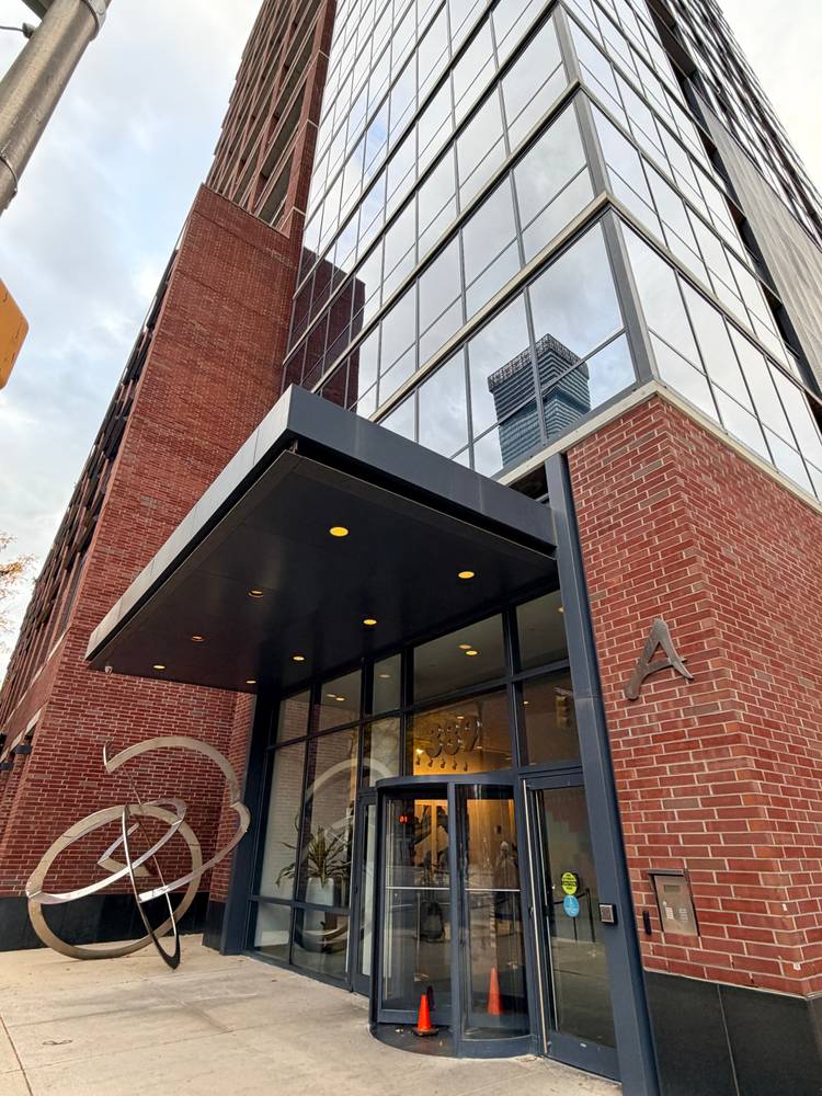 1BR Apartment with Breathtaking Views – Powerhouse Arts District, Jersey City. Available ASAP.