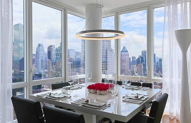 No Fee, Luxury Living Near Columbus Circle & Central Park – Stunning Residence with World-Class Amenities