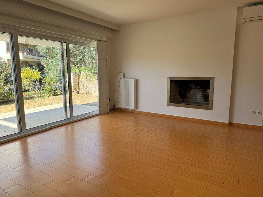 THE STONEY MAISONETTE: Ground floor-1st floor Maisonette in Voula