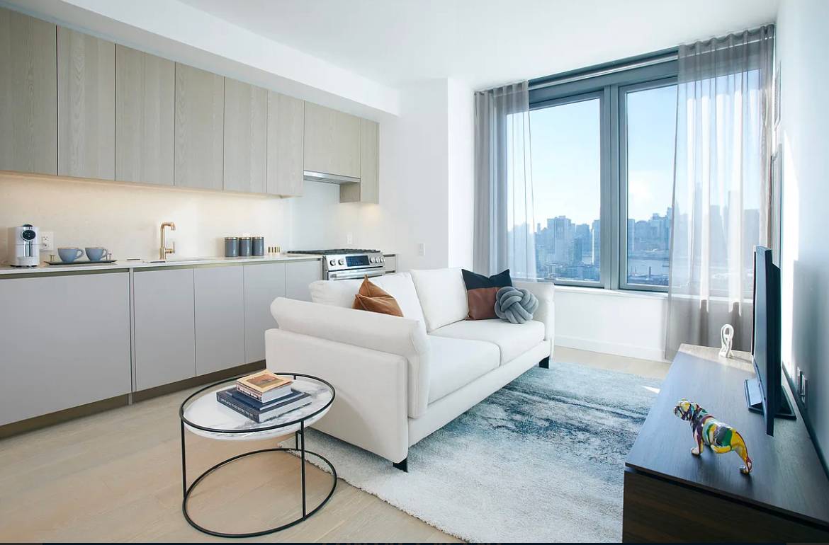 One Bedroom with Manhattan View in Long Island City