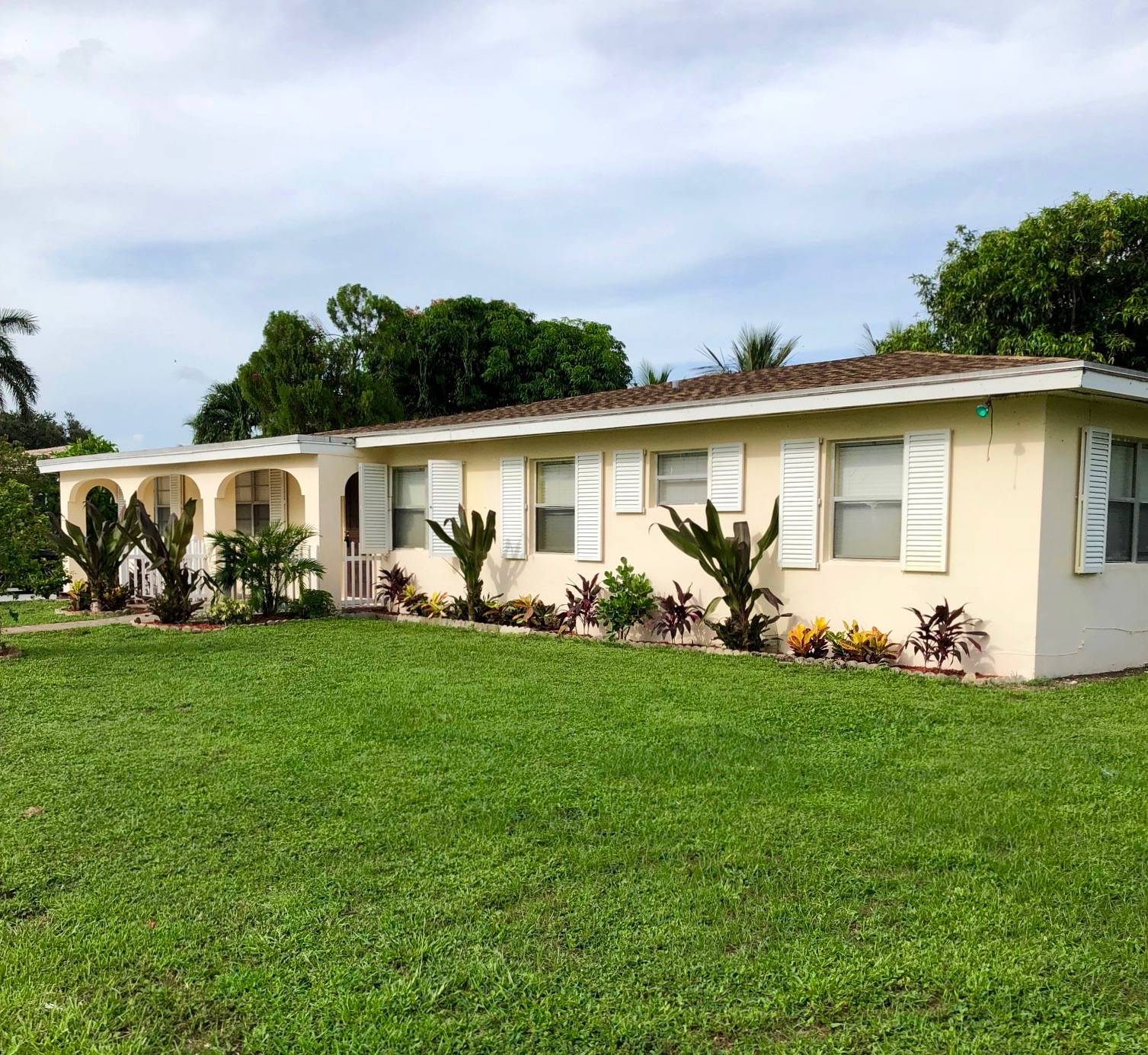 Charming 3/2 Home in Lake Clarke Shores
