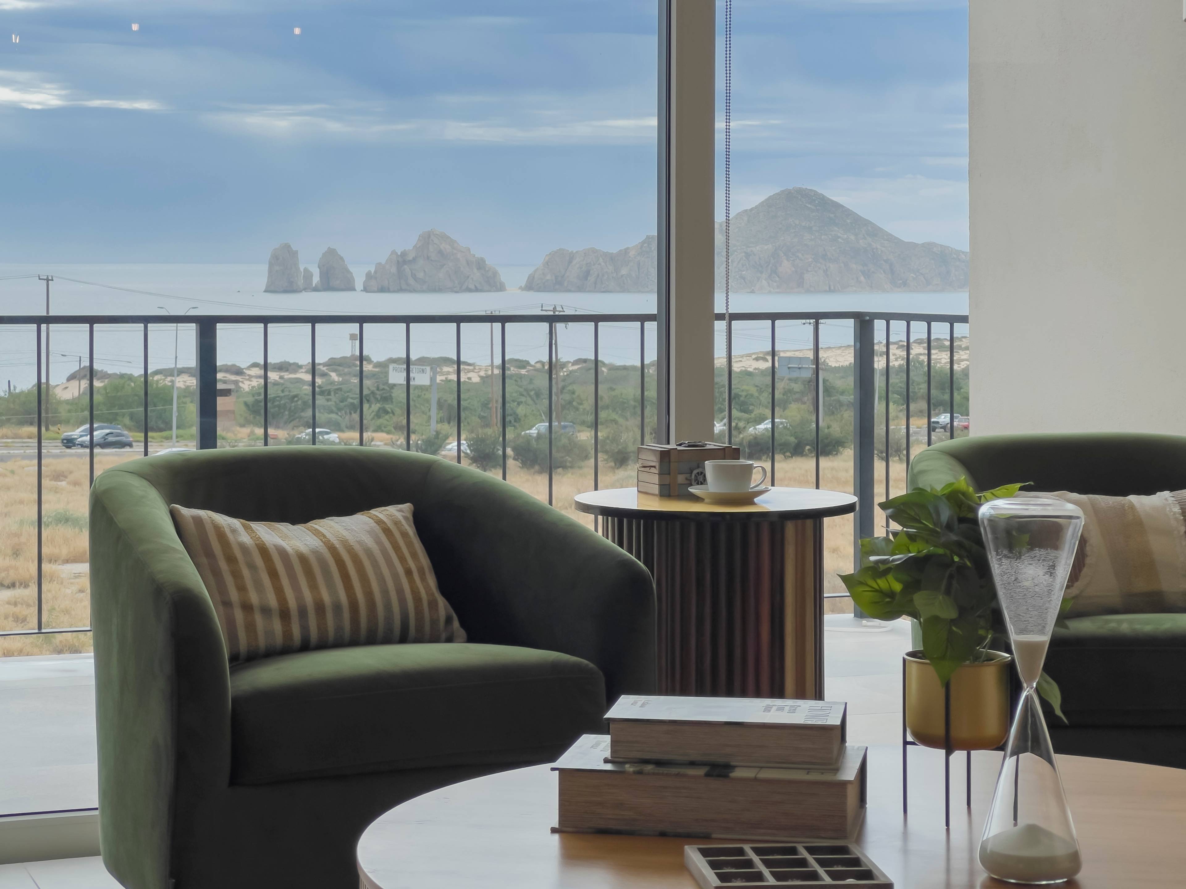 Seaside Splendor: 3BR PH Unveil Your Coastal Retreat at Cuatrovientos Los Cabos