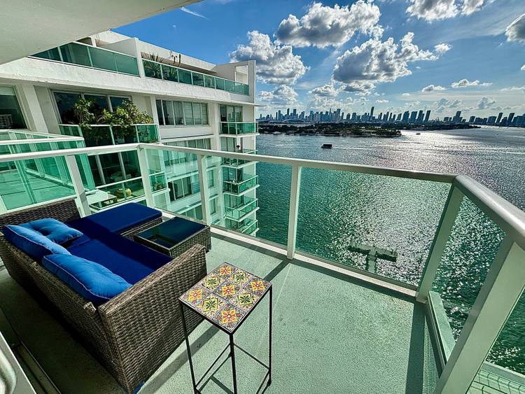 South Beach Miami Top-Floor Studio | Unobstructed Bay & Sunset Views