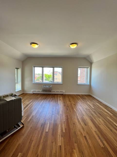 TRUE 3 Bedroom 1.5 bath Huge Full Floor Apartment!- Sun-Filled Triple Exposure Galore - Prime Ditmars Astoria