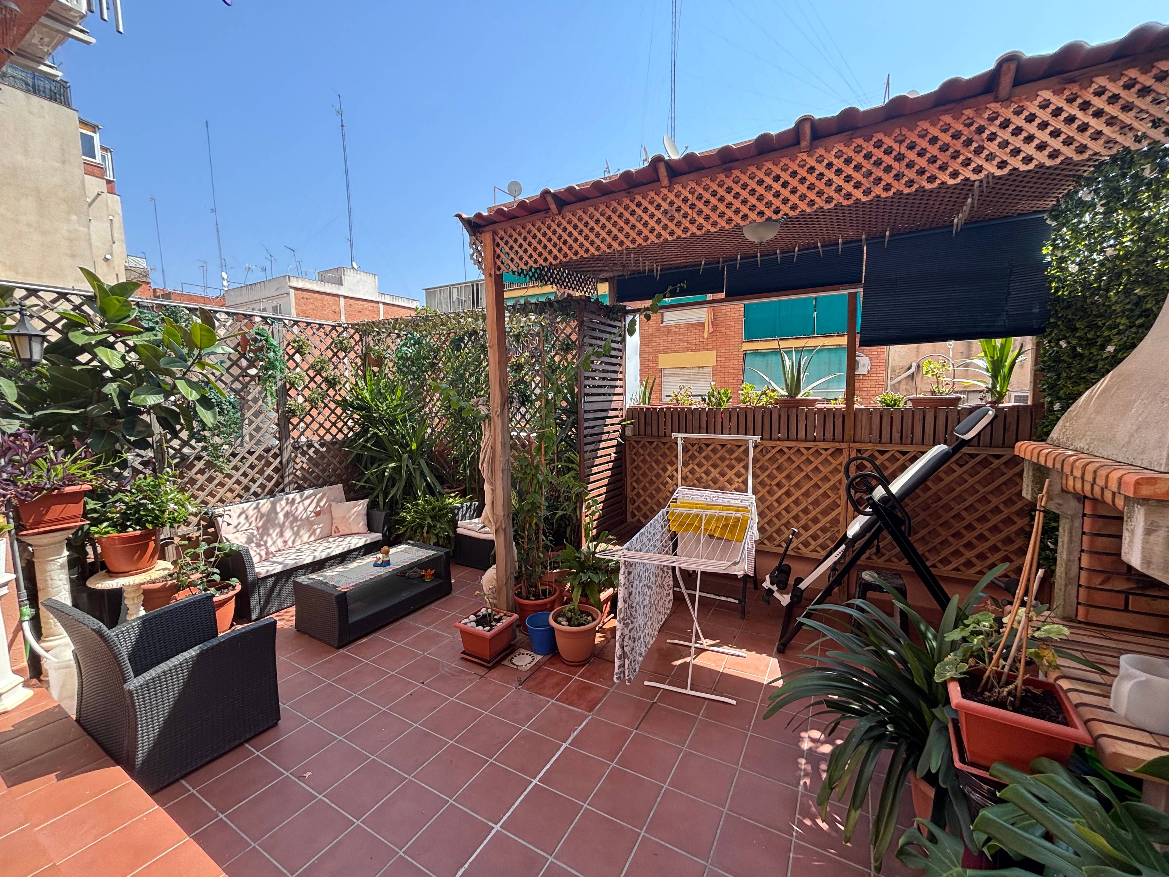 Nest Seekers presenta: Dúplex exclusivo en planta baja en Badalona