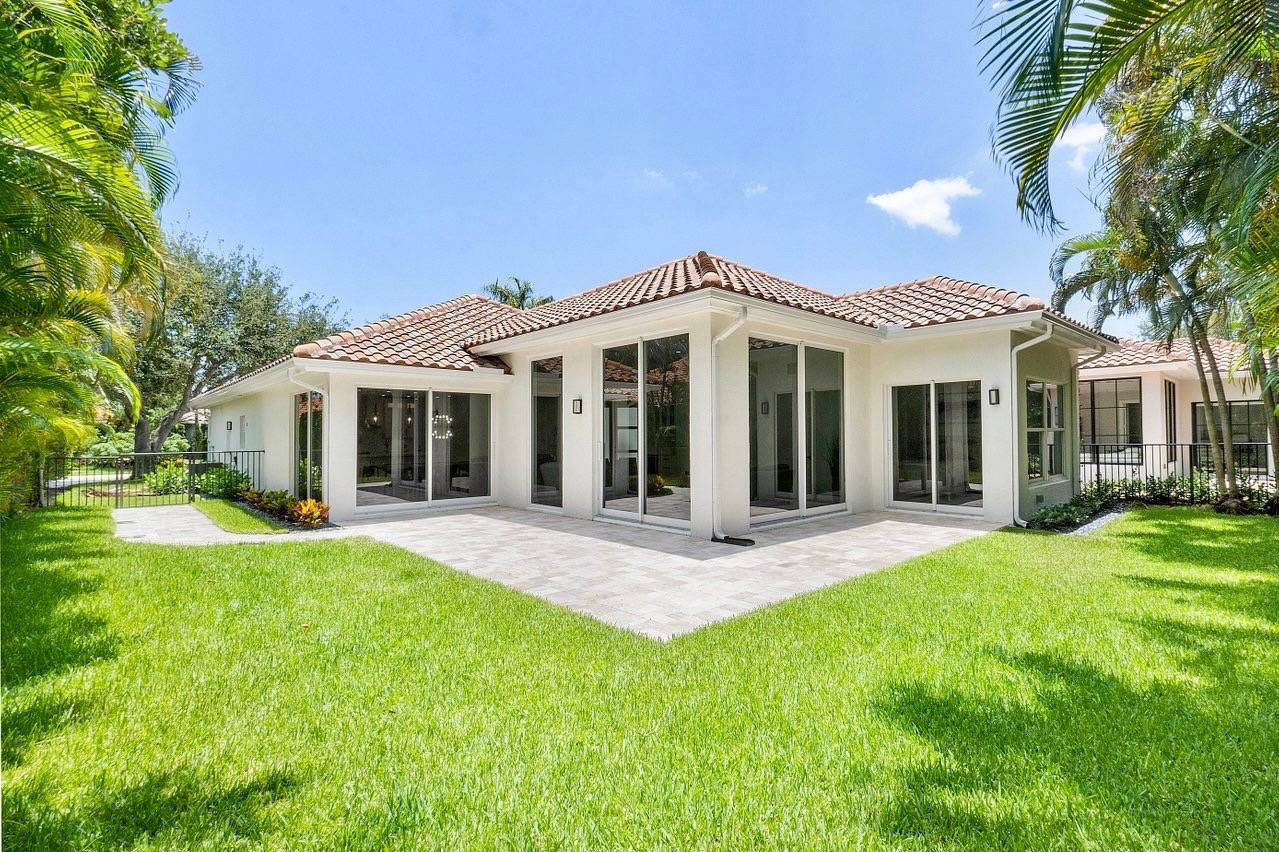 BEAUTIFULLY RENOVATED SEASONAL RENTAL IN WEST PALM BEACH