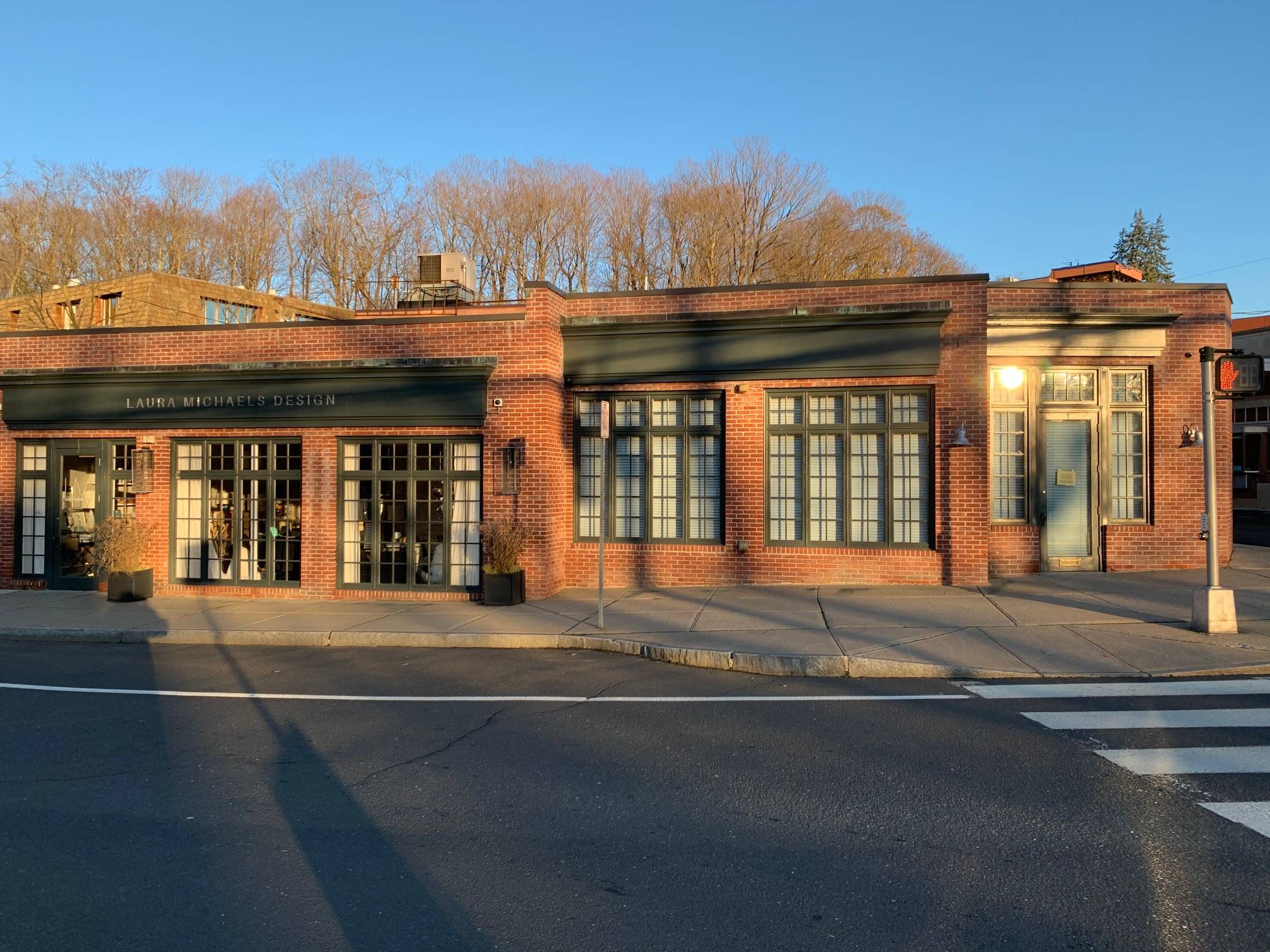 High Visibility Retail Space at AMAZING Price!